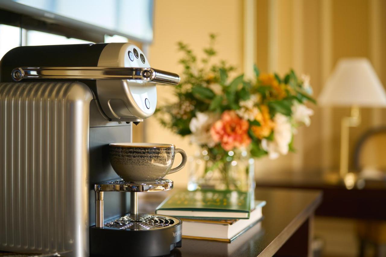 Castlemartyr Resort Hotel Εξωτερικό φωτογραφία A Nespresso machine