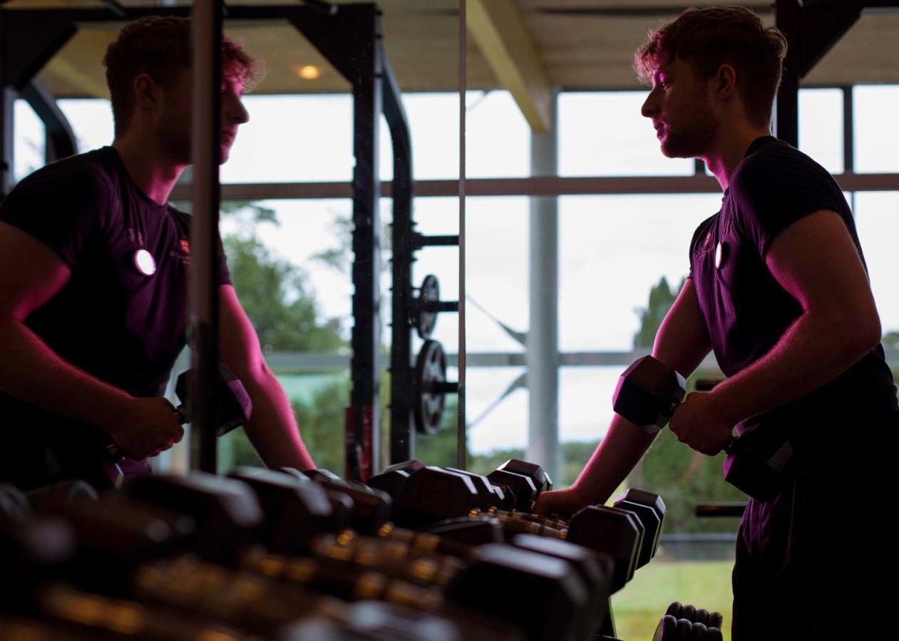 Castlemartyr Resort Hotel Εξωτερικό φωτογραφία Personal trainer with a client
