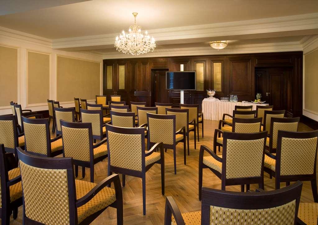 Castlemartyr Resort Hotel Ανέσεις φωτογραφία The meeting room