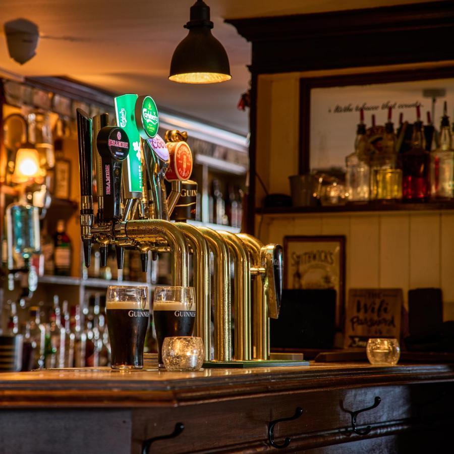 Castlemartyr Resort Hotel Εξωτερικό φωτογραφία Beer taps in a pub