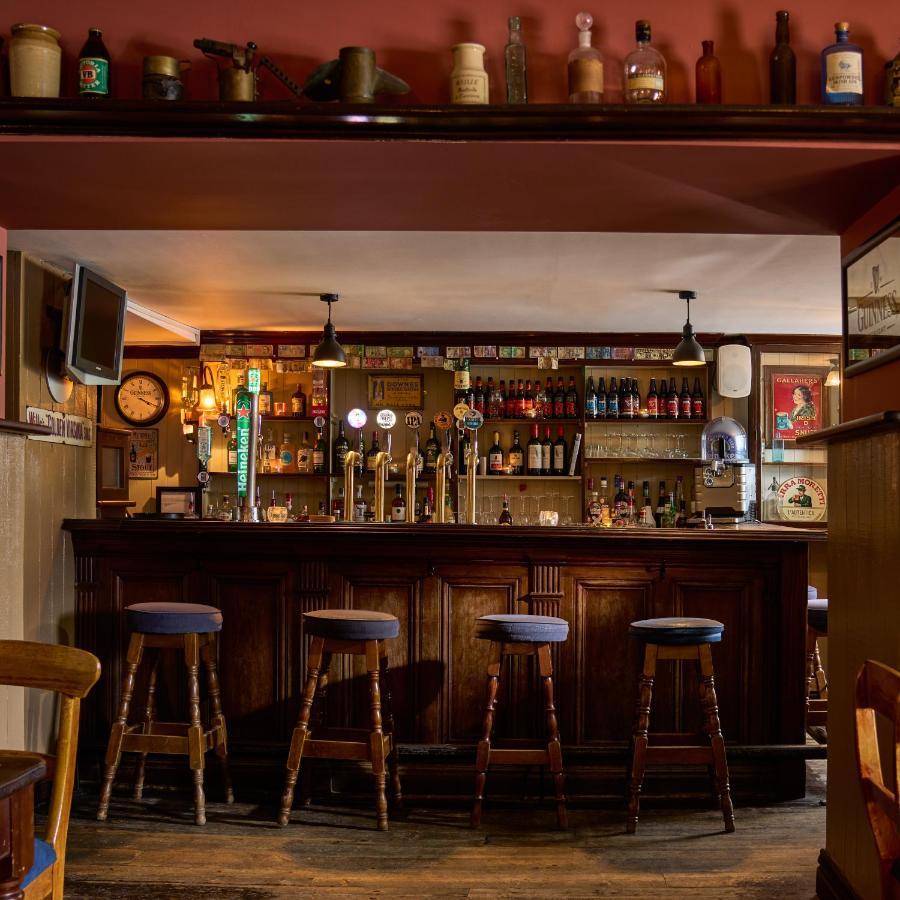 Castlemartyr Resort Hotel Εξωτερικό φωτογραφία The bar at The Old Red Lion