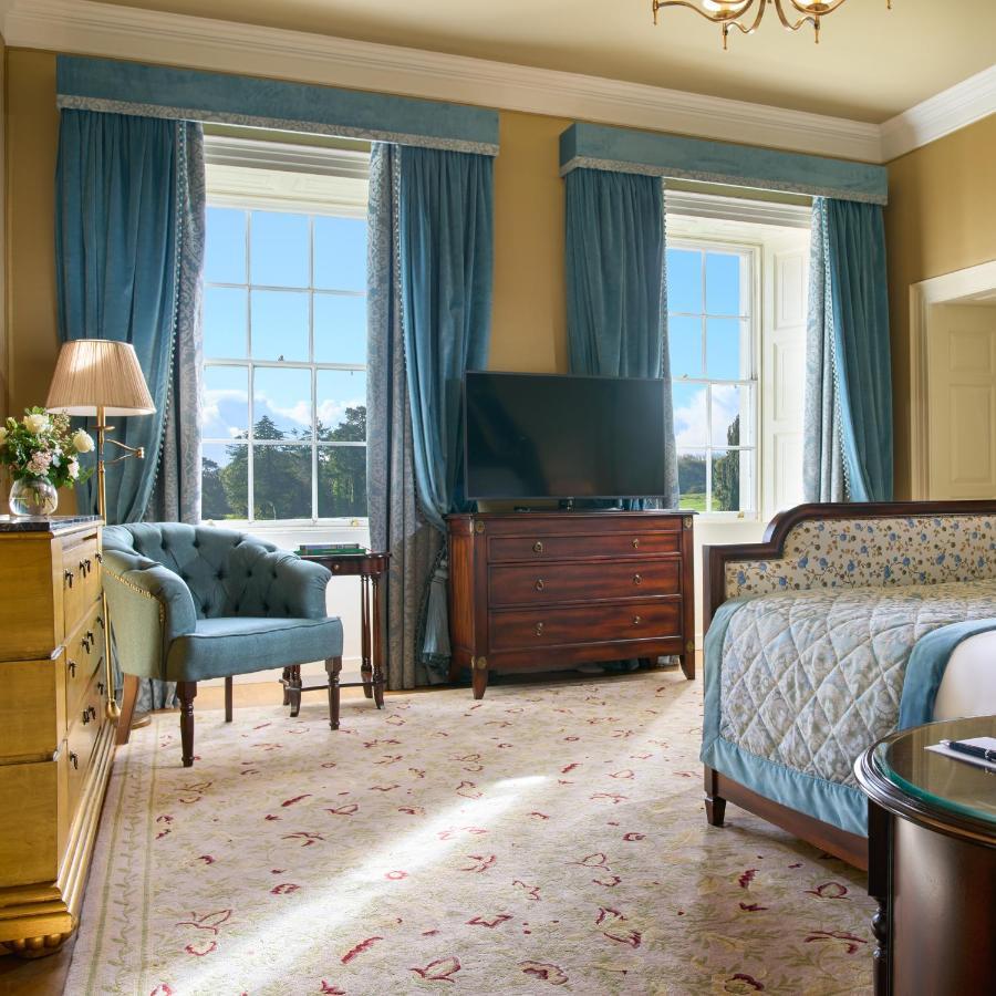 Castlemartyr Resort Hotel Εξωτερικό φωτογραφία A bedroom at the hotel