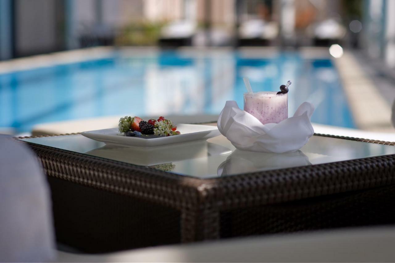 Castlemartyr Resort Hotel Εξωτερικό φωτογραφία The swimming pool at the hotel